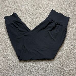 Athleta Salutation Jogger in Powervita